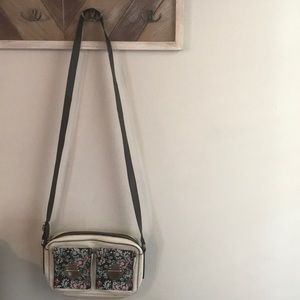 Fossil Purse 100 percent leather White with floral
